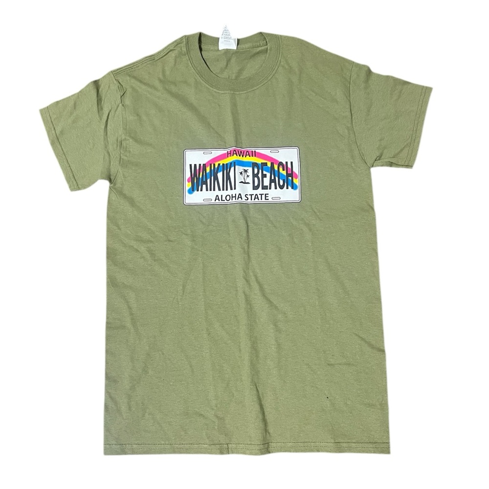 NWOT Anvil Unisex Waikiki Beach, Hawaii Graphic Short Sleeve Tee in Olive Green